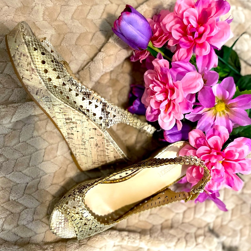 🌟🌟2/$30🌟🌟👠🛍Expression Snake patterned pumps🛍👠
